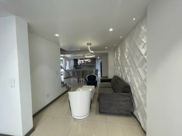 casa en venta en valle del lili. Cod V2008