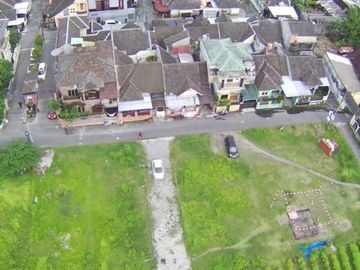 Strategis Bangun Hunian, Tanah Colombo Jalan Mobil Simpangan