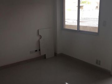 DEPTOS. DE 3 AMB.  A ESTRENAR C/PATIO O BALCON  L. DE LA TORRE AL 1600