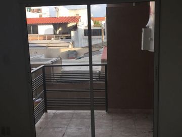DEPTOS. DE 3 AMB.  A ESTRENAR C/PATIO O BALCON  L. DE LA TORRE AL 1600