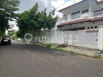 Rumah Modern Baru Renov di Alfa Indah, Jakarta Barat
