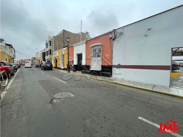 SE Vende Casona Céntrica A UNA Cuadra DE LA Plaza DE Armas