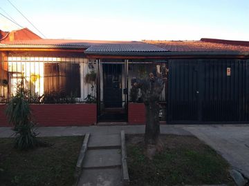 VENTA CASA EXCELENTE ESTADO, José León Suárez, 3 ambientes , Barrio Villa Eugenio Necochea, calle esquíu entre Mitre y Huergo