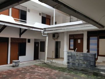 Disewakan Rumah Lokasi Di Jl. Raya Rungkut Mejoyo, Surabaya