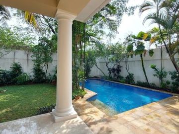 DIJUAL RUMAH CANTIK dgn KOLAM RENANG di Jl KEMANG DALAM, JAKSEL