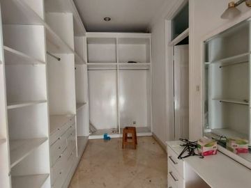 DIJUAL RUMAH CANTIK dgn KOLAM RENANG di Jl KEMANG DALAM, JAKSEL