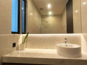 BRAND NEW VILLA FULL FURNISHED DI KOMPLEK GREEN KORI KEROBOKAN BADUNG