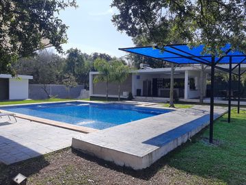 HERMOSA QUINTA EN LA TINAJA, CONGR. DE LA BOCA, SANTIAGO.