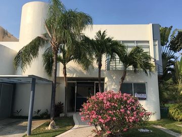 FABULOSA CASA CON ALBERCA PRIVADA EN RENTA POR DÍA EN XELHA DIAMANTE