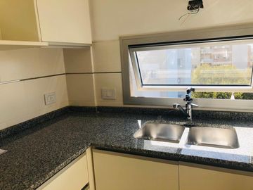 EXCELENTE DEPARTAMENTO DE 2 AMBIENTES A ESTRENAR CON BALCÓN