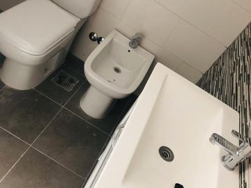 EXCELENTE DEPARTAMENTO DE 2 AMBIENTES A ESTRENAR CON BALCÓN