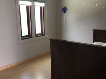 Dijual Rumah dengan Bangunan MINIMALIS di Batununggal Jelita Bandung, Sirkulasi Udara sangat OKEE