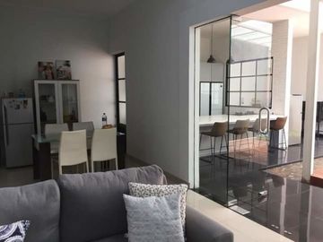 Dijual Rumah dengan Bangunan MINIMALIS di Batununggal Jelita Bandung, Sirkulasi Udara sangat OKEE
