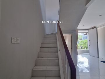 Rumah Siap Huni Dijual Di Cluster One Gate System Di Sektor 9