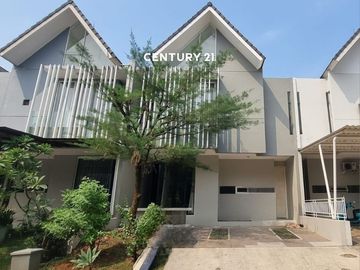 Rumah Siap Huni Dijual Di Cluster One Gate System Di Sektor 9