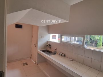 Rumah Siap Huni Dijual Di Cluster One Gate System Di Sektor 9