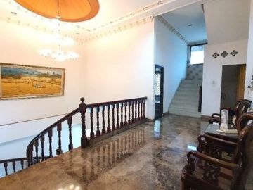 Villa di Jl. Brastagi ( Madong Lubis )