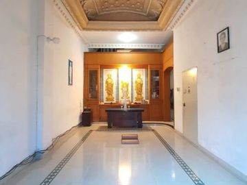 Villa di Jl. Brastagi ( Madong Lubis )