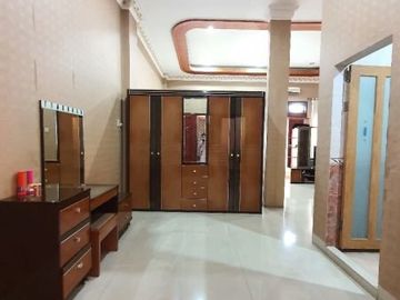 Villa di Jl. Brastagi ( Madong Lubis )