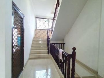 Villa di Jl. Brastagi ( Madong Lubis )