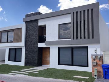 CASA EN VENTA EN CLUB DE GOLF SLP