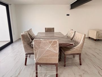 CASA EN VENTA EN CLUB DE GOLF SLP