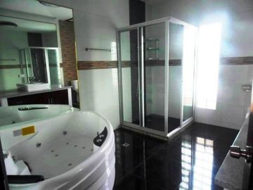 Fully furnished House for Rent in Hensonville Angeles City Very Near to Clark