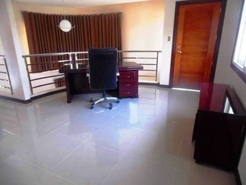 Fully furnished House for Rent in Hensonville Angeles City Very Near to Clark