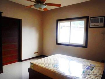 Fully furnished House for Rent in Hensonville Angeles City Very Near to Clark