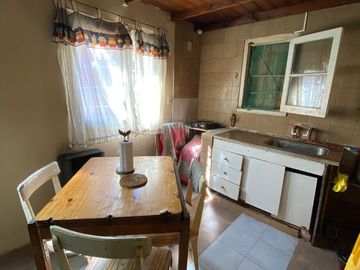 LATORRE PROP VENDE CASA DE 3 AMB CON PARQUE..URGENTE!! HAY PLANOS Y ESCRITURA