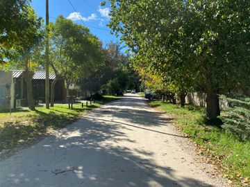 LATORRE PROP VENDE CASA DE 3 AMB CON PARQUE..URGENTE!! HAY PLANOS Y ESCRITURA