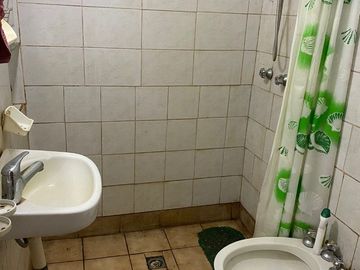LATORRE PROP VENDE CASA DE 3 AMB CON PARQUE..URGENTE!! HAY PLANOS Y ESCRITURA