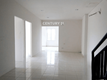 Ruko 3 Lantai Berlokasi Strategis Cocok Untuk Usaha Di JGC Cakung