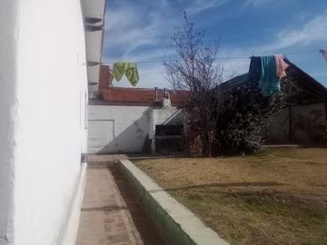 Oportunidad Desarrollistas Venta Casa a Reciclar 4 dormitorios z/CPC en Arguello U$S110.000.