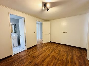 Casa en venta de 4 dorm./ Patente Comercial vigente/Piscina