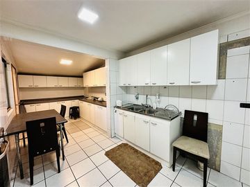 Casa en venta de 4 dorm./ Patente Comercial vigente/Piscina