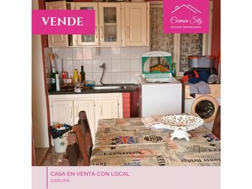 Casa en venta con local comercial