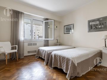 Alvear al 1700- Recoleta