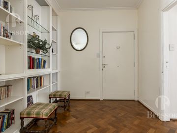 Alvear al 1700- Recoleta