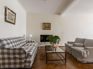 Alvear al 1700- Recoleta