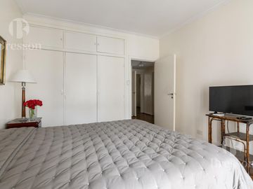 Alvear al 1700- Recoleta