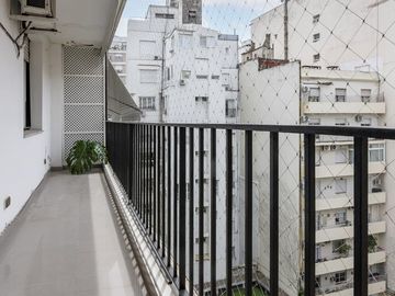 Alvear al 1700- Recoleta