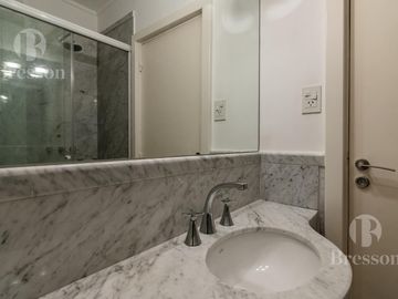 Alvear al 1700- Recoleta