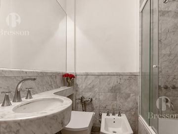 Alvear al 1700- Recoleta
