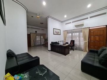 DISEWAKAN RUMAH RAYA JEMURSARI AREA KOMERSIAL STRATEGIS USAHA PARKIR LOSS