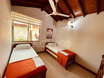 En Venta Cabaña de dos pisos para 12 personas en Tolú