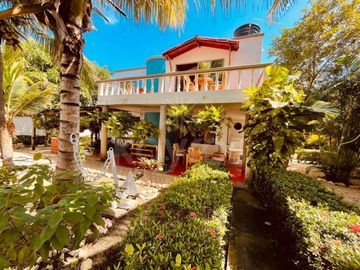 En Venta Cabaña de dos pisos para 12 personas en Tolú