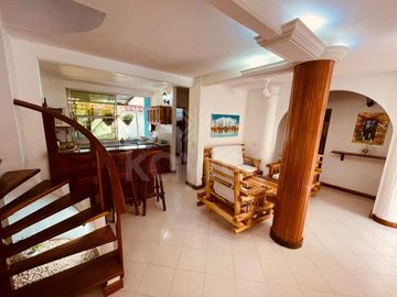 En Venta Cabaña de dos pisos para 12 personas en Tolú