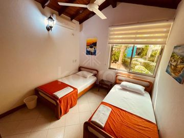 En Venta Cabaña de dos pisos para 12 personas en Tolú