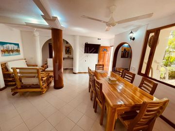 En Venta Cabaña de dos pisos para 12 personas en Tolú